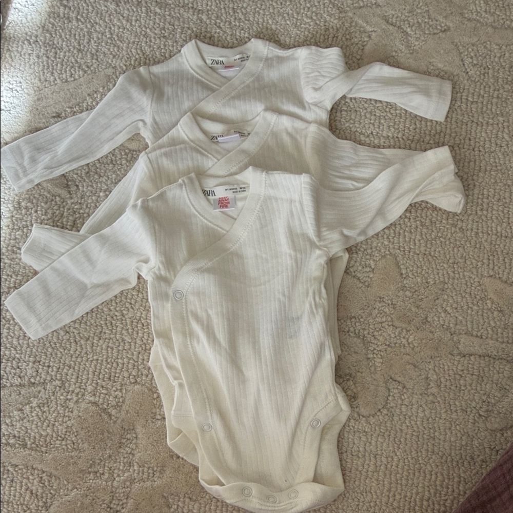 Zara Cream Long Sleeve Baby Bodysuits